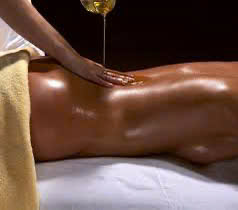6 Incredible Benefits of Hot Oil Massage