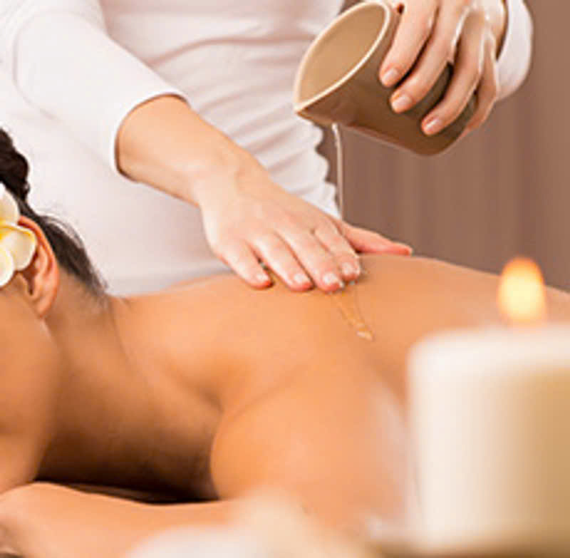Aromatherapy massage and Hot Oil Massages: What You Need to Know