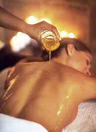Aromatherapy massage and Hot Oil Massages: What You Need to Know