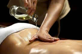 Aromatherapy massage and Hot Oil Massages: What You Need to Know