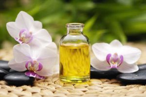 aromatherapy massage treatment and hot oil treatment