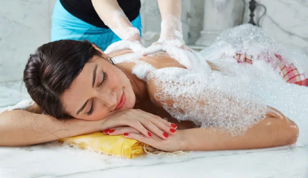 Jacuzzi Massage & Moroccan Bath Massage – Which Suits You Best?